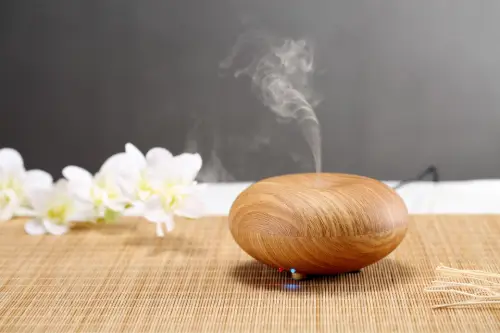 small ultrasonic aromatherapy diffuser